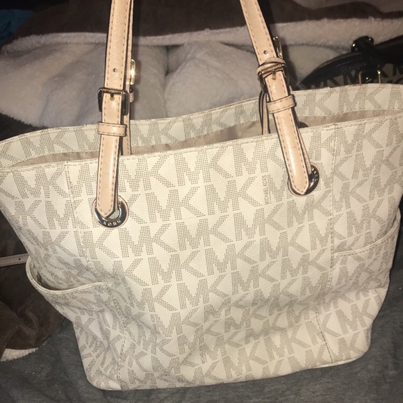 Handbags - Micheal Kors Bag